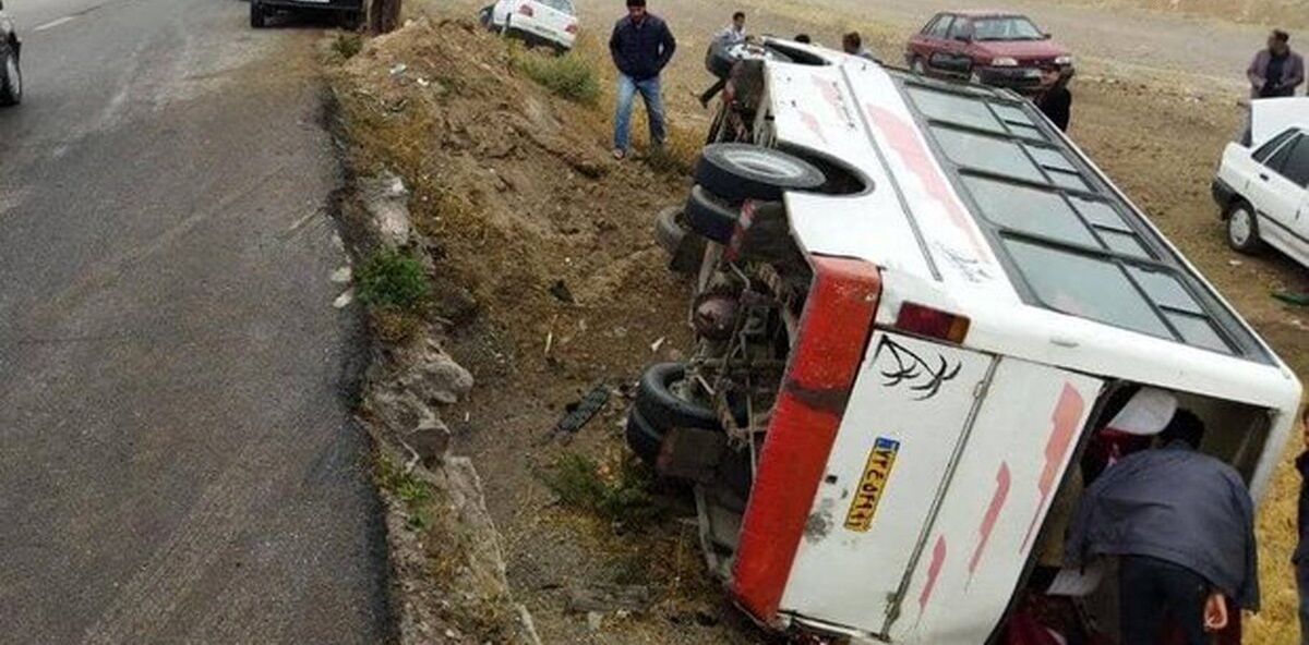 حادثه وحشتناک واژگونی مینی‌بوس در جاده اهر-کلیبر + تعداد مجروحان
