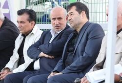 برسد به دست آقای وزیر؛ همه از انفعال تاج به ستوه آمده اند