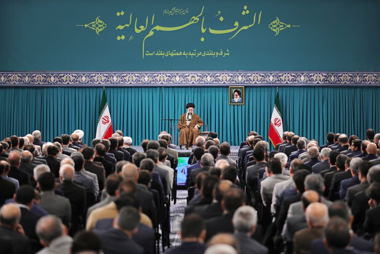 فرمان مهم رهبر انقلاب به دولت؛ اختلافات بخش دولتی و خصوصی را حل کنید