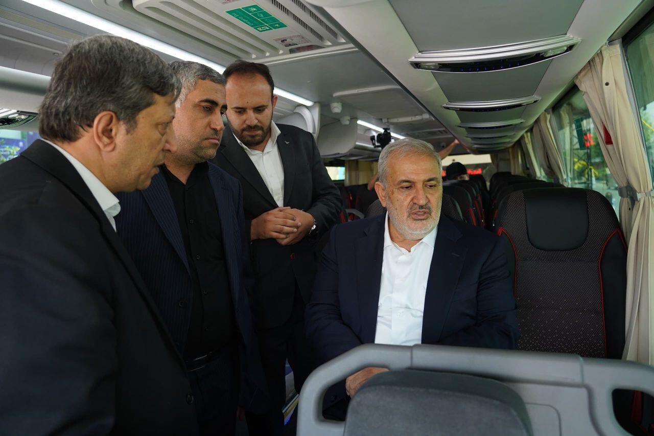 در حاشیه سومین نمایشگاه تحول صنعت خودرو: بازدید وزیر صمت از خودروهای وارداتی برقی و تجاری گروه بهمن 

