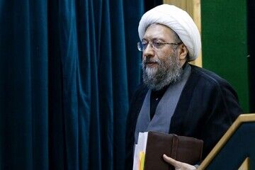آملی لاریجانی: مردم توطئه‌ها را در نطفه خفه می‌کنند