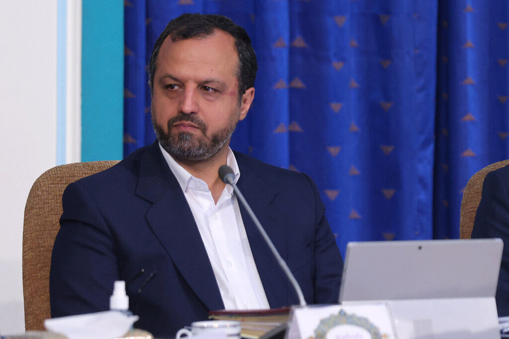دلار 23 هزار تومانی در بودجه 1402
