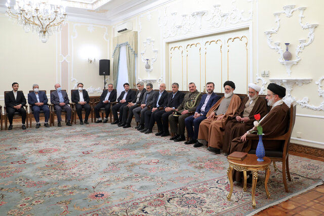 صدها نفر از مقامات نظام با ابراهیم رئیسی دیدار کردند